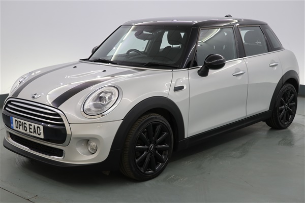 Mini Hatch 1.5 Cooper 5dr [Chili Pack] - BLUETOOTH AUDIO -