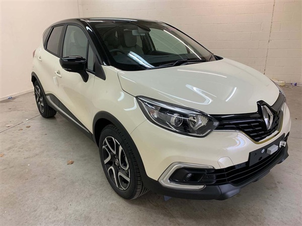 Renault Captur 1.3 TCe Iconic SUV 5dr Petrol (s/s) (130 ps)