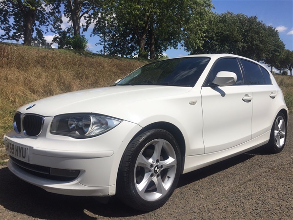 BMW 1 Series 116i [2.0] Sport 5dr Manual Petrol White