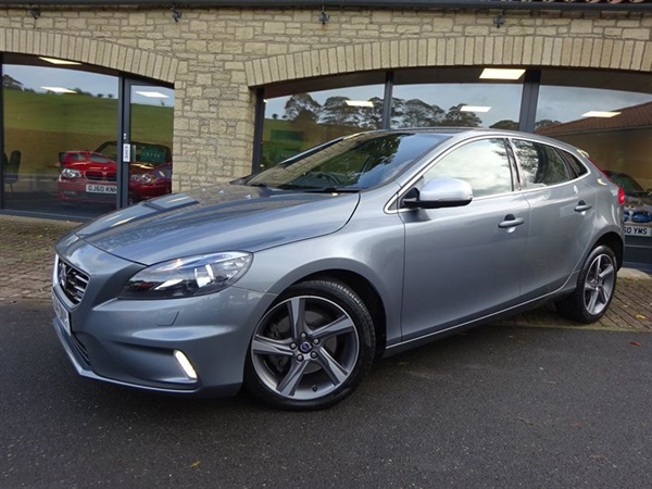 Volvo V40 AUTOMATIC DIESEL D2 R-DESIGN Automatic