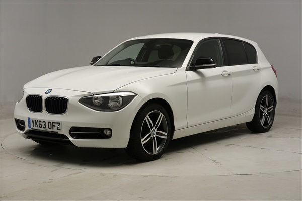 BMW 1 Series 116d Sport 5dr - 17IN ALLOYS - SUN PROTECTION