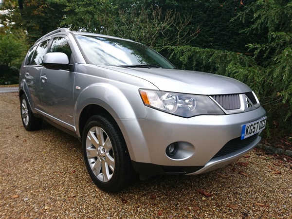 Mitsubishi Outlander 2.0 DI-D Elegance 7 seater