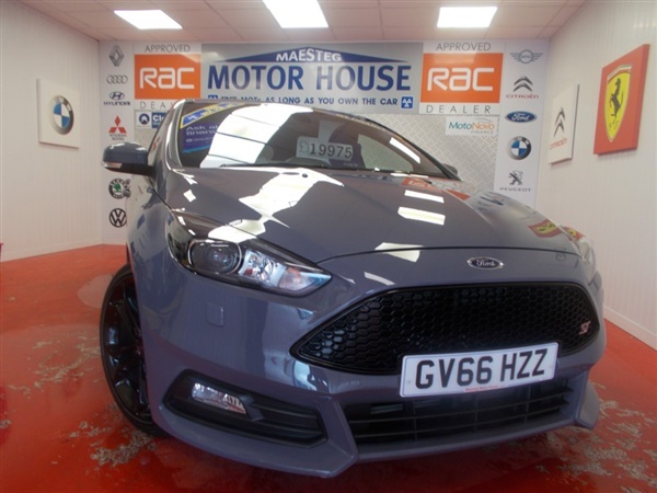 Ford Focus ST-3 (ONLY  MILES AND HUGE SPEC) FREE MOTS AS