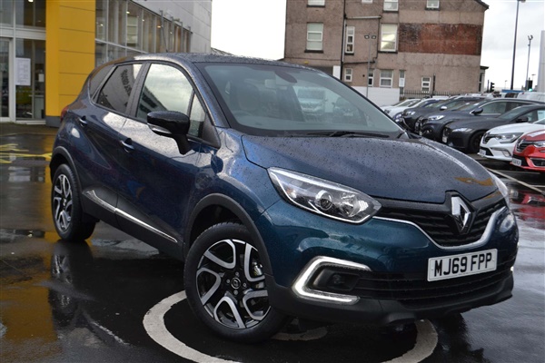 Renault Captur 1.3 TCe Iconic SUV 5dr Petrol (s/s) (130 ps)