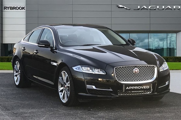 Jaguar XJ Series 3.0 V6 Diesel (300PS) Portfolio SWB Auto