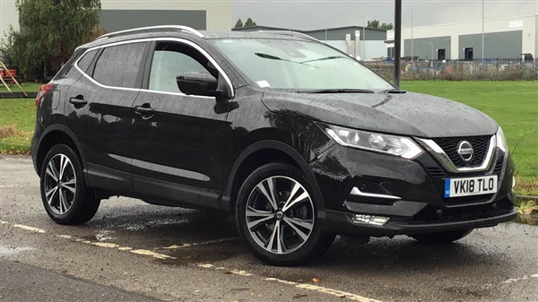 Nissan Qashqai 1.5 dCi N-Connecta [Glass Roof Pack] 5dr