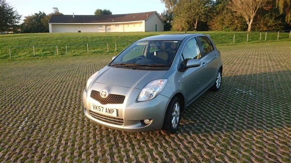 Toyota Yaris 1.4 D-4D SR 5dr