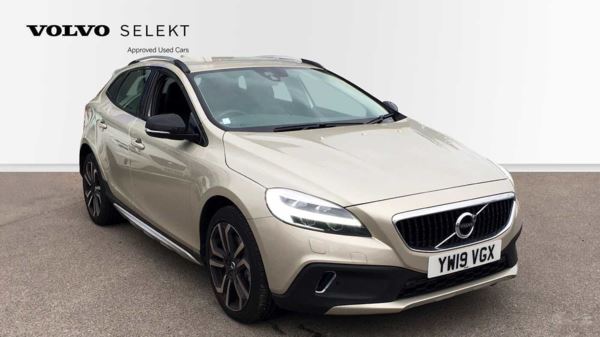 Volvo V40 T3 Cross Country Pro Auto (Front & Rear Park