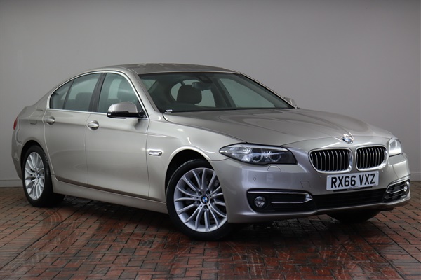 BMW 5 Series 520d [190] Luxury [Speed Limit Recognition] 4dr