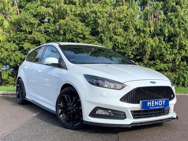 Ford Focus 2.0T EcoBoost ST-3 - Black ST Style Pack, SYNC3