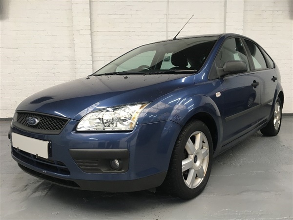 Ford Focus ps) Style Hatchback 5d cc
