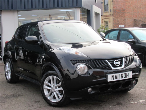 Nissan Juke v Acenta Premium 5dr