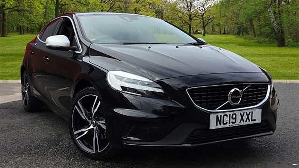 Volvo V40 (Sat Nav, Cruise Control & Bluetooth)