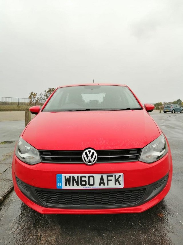 Vw polo 1.4L - flashy red - free roof rack