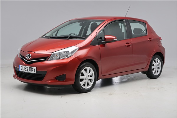 Toyota Yaris 1.33 VVT-i TR 5dr - BLUETOOTH AUDIO - 15IN