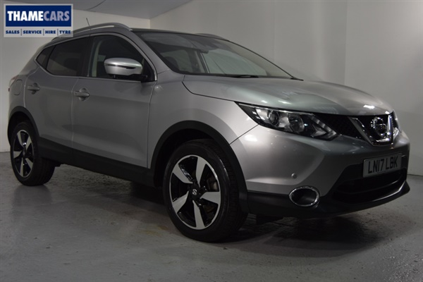 Nissan Qashqai 1.5 DCi 110ps N-Connecta With Glass Roof, Sat