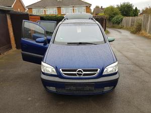 Left hand drive Opel Zafira  LHD in Luton | Friday-Ad