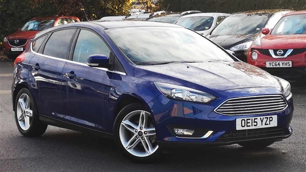 Ford Focus  Titanium 5dr Powershift Auto