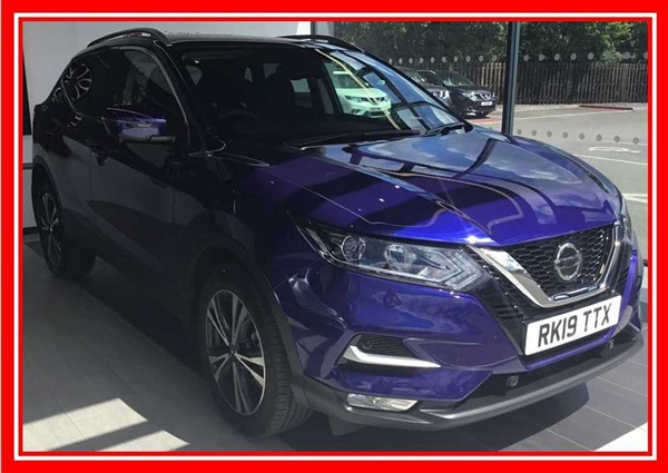 Nissan Qashqai 1.5 dCi [115] N-Connecta (Panoramic Roof)