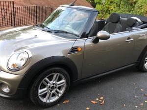 Mini Convertible  **LOW MILEAGE** in Battle | Friday-Ad