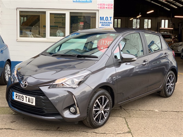 Toyota Yaris 1.5 VVT-i Icon Tech ONLY 120 MILES, JULY 