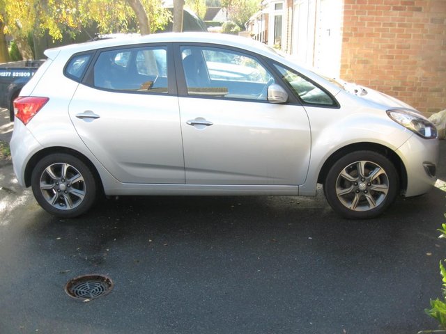 HYUNDAI SILVER IX20 BLUE DRIVE FIVE DOOR .