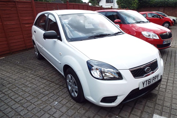 Kia Rio  k + Service History + One Owner from New)