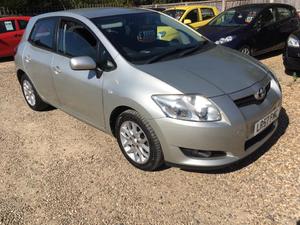 Toyota Auris  petrol in Buckingham | Friday-Ad