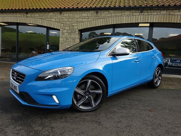 Volvo V40 AUTOMATIC DIESEL D2 R-DESIGN LUX Automatic