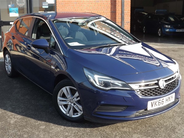 Vauxhall Astra 1.6 CDTi BlueInjection Tech Line (s/s) 5dr