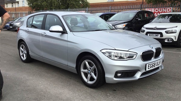 BMW 1 Series 118i [1.5] SE Business 5dr [Nv/Servotrn] Step