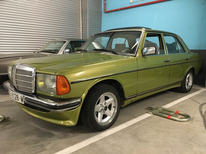 Mercedes-Benz - 280 E (W123)Kit AMG- 