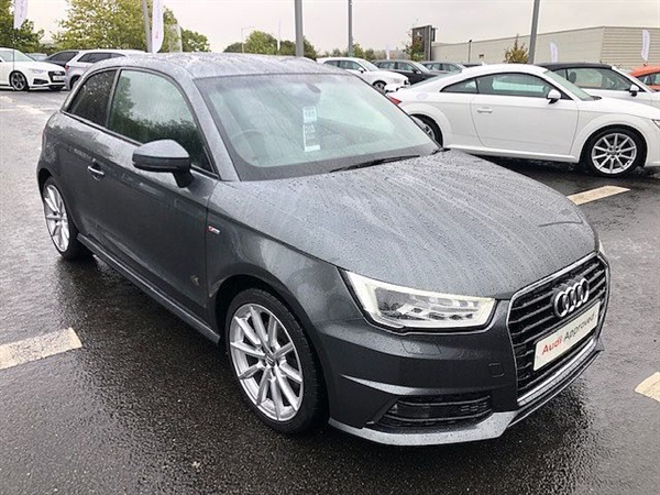 Audi A1 S line 1.4 TFSI 125 PS 6 speed