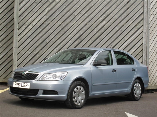 Skoda Octavia 1.4 TSI S Hatchback - ONLY  MILES - FULL