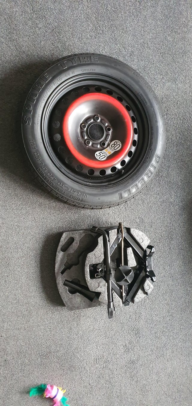 Spare wheel and jack