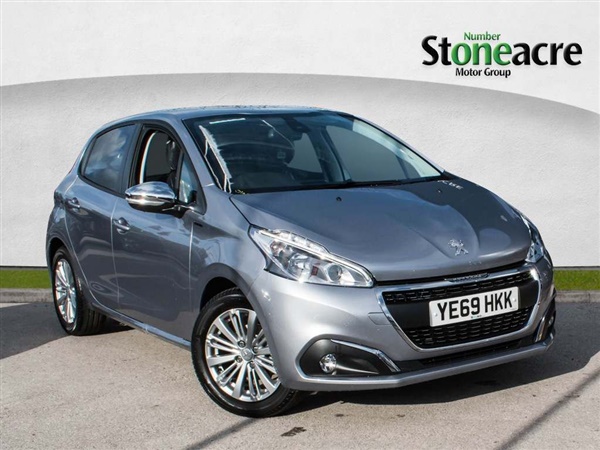 Peugeot  PureTech Signature Hatchback 5dr Petrol