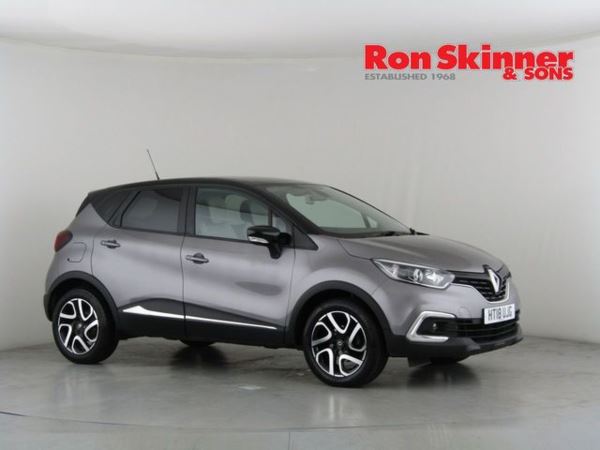 Renault Captur 0.9 ICONIC TCE 5d 89 BHP with Black Roof