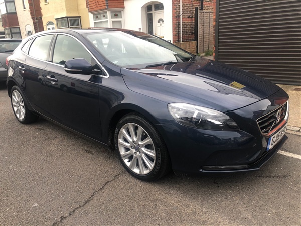 Volvo V40 D2 SE Lux Nav 5dr Powershift