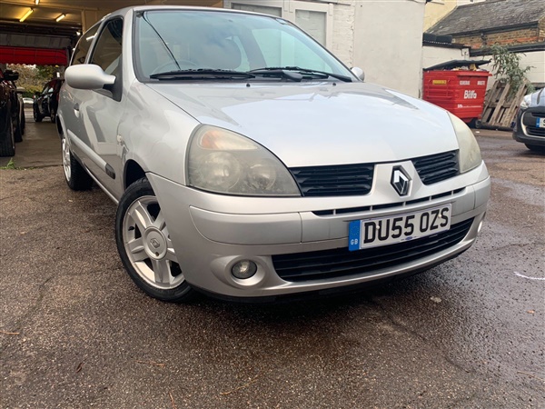 Renault Clio v Extreme 4 3dr