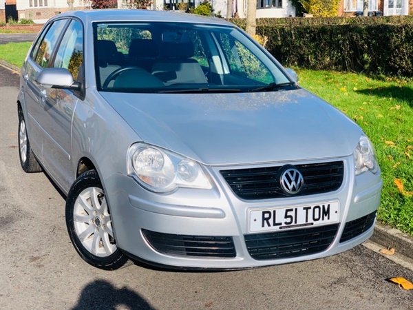 Volkswagen Polo 1.4SE (75BHP)-5 Door-Automatic-Private plate