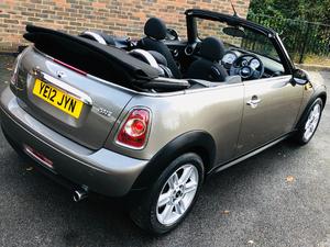 Mini Convertible  in Battle | Friday-Ad