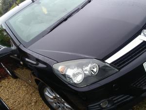 £925 ono Black Vauxhall twin port Astra 57 coupe hard top