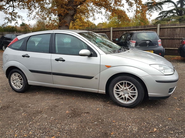 Ford Focus 1.6 i 16v LX 5dr