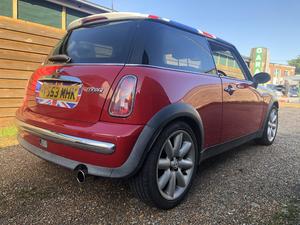 Mini Hatch  P / X in Pevensey | Friday-Ad