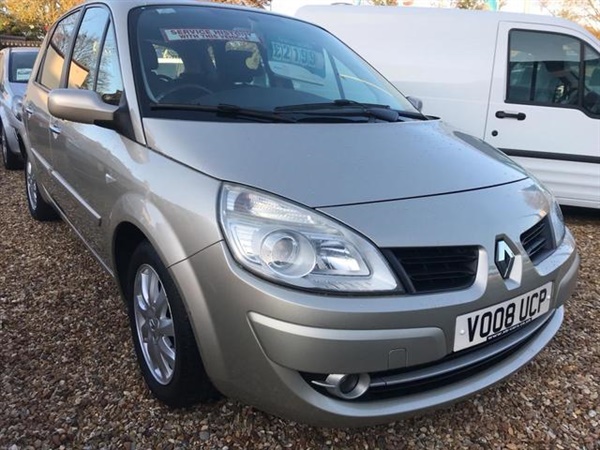 Renault Scenic 1.6 DYNAMIQUE VVT 5d 111 BHP