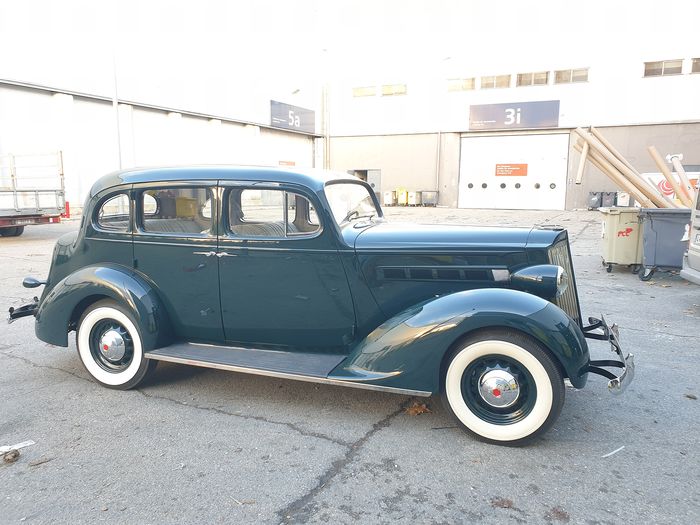 Packard - 110 Six Sedan - 