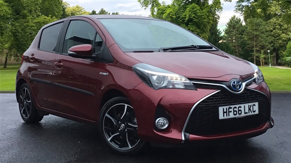 Toyota Yaris 1.5 Hybrid Design (Navi) 5dr CVT