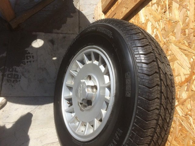 Ford alloy wheel with new tyre