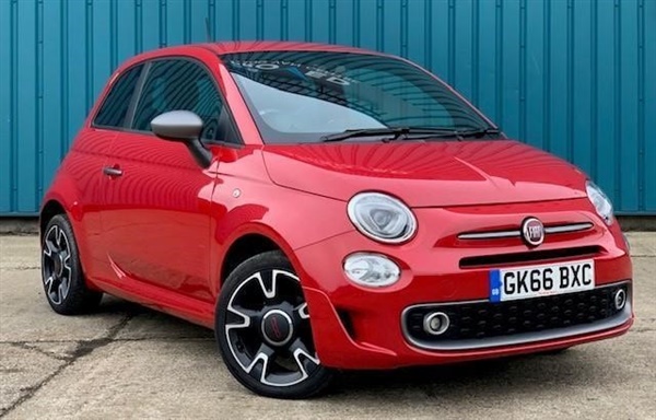Fiat 500 S dr with Sat Nav