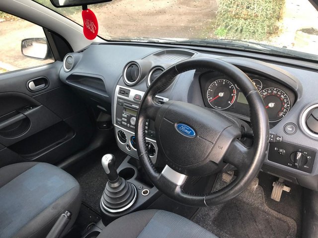 Ford Fiesta Zetec 1.4 Diesel )